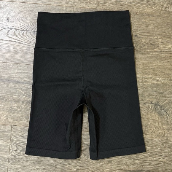 *NWOT* ATHLETA Aurora Seamless 7" Short - Picture 6 of 6